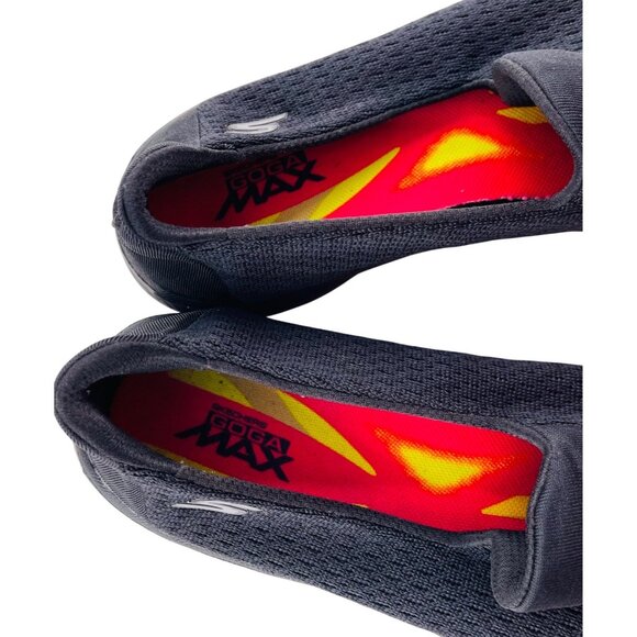 Skechers Goga Max Black Slip-On Walking Shoes Size 7 Mesh Comfort - Picture 2 of 5